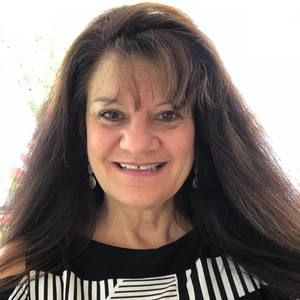 Meet your Posher, Deana